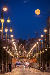 Niesamowite zdjęcie z ulicy Sienkiewicza! Co za Księżyc!