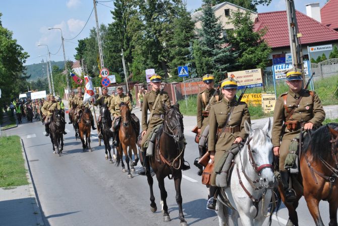 Kadrówka weszła do Kielc