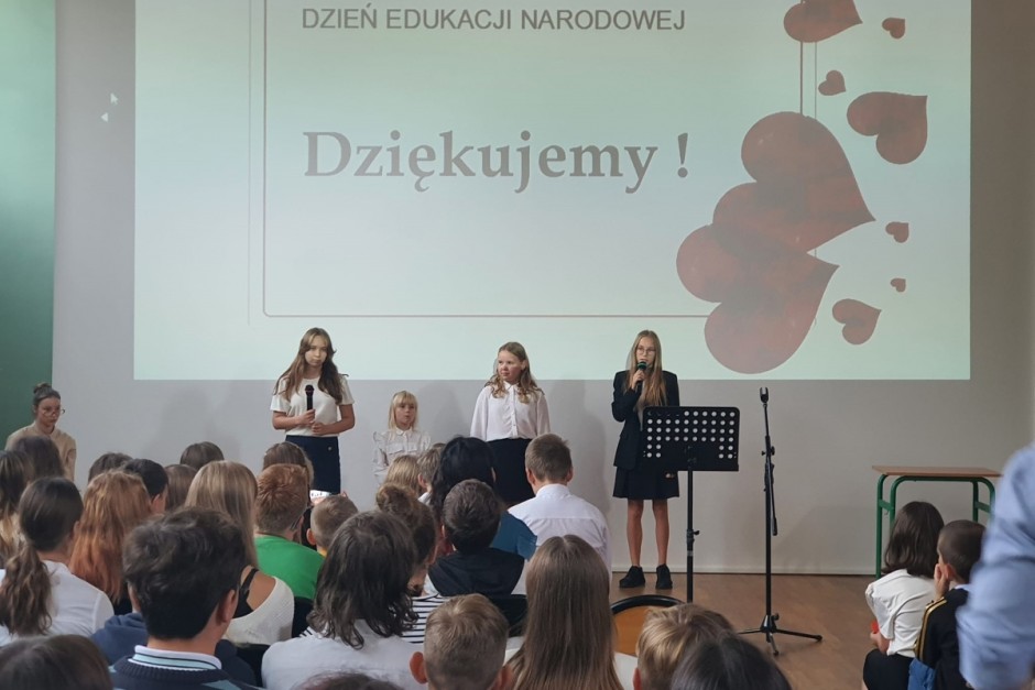 [LISTA] Setki świętokrzyskich nauczycieli odznaczonych. Obchodzimy Dzień Edukacji Narodowej