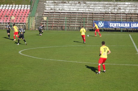 [III liga] KSZO nie dało szans Koronie II w derbach regionu. Wisła Sandomierz wreszcie zwycięska