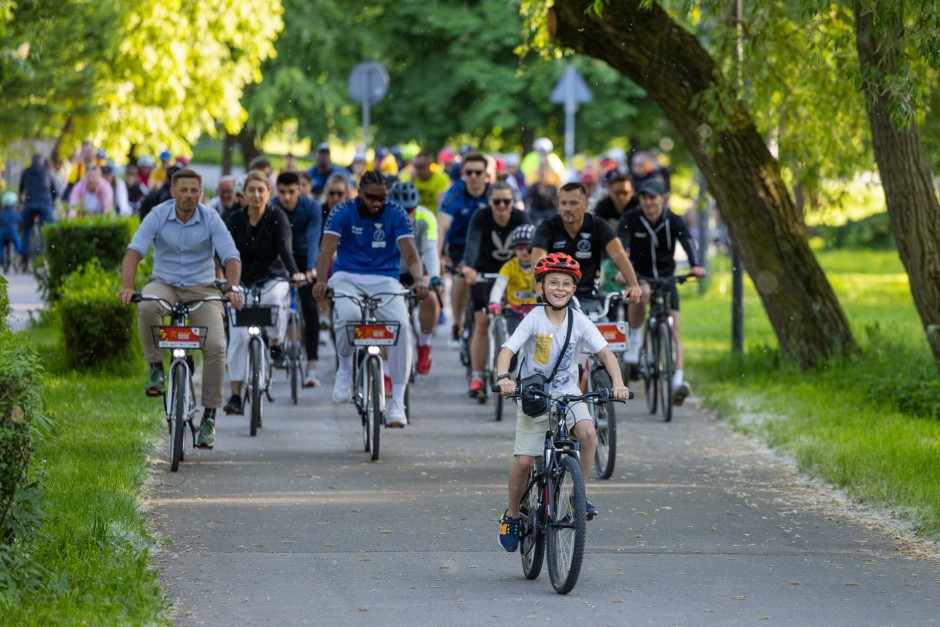 Mistrzowie Polski w peletonie z wiceprezydentem