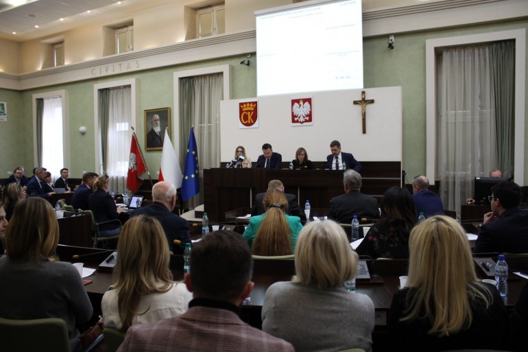 Od religii do komunizmu - burza na sesji o szkołę Nazaretanek