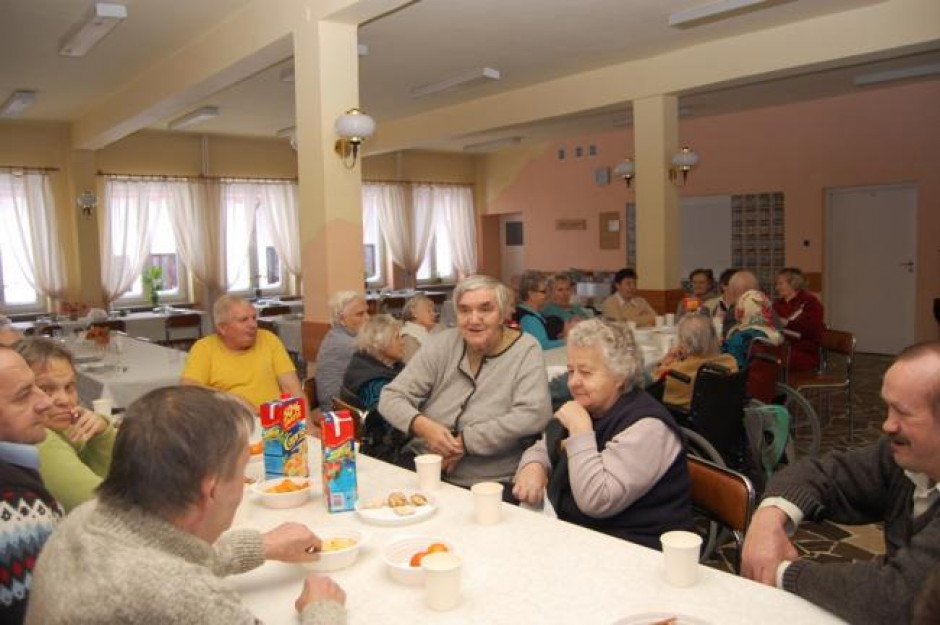 Caritas z rządowym wsparciem. Pomoc trafi do DPS-ów