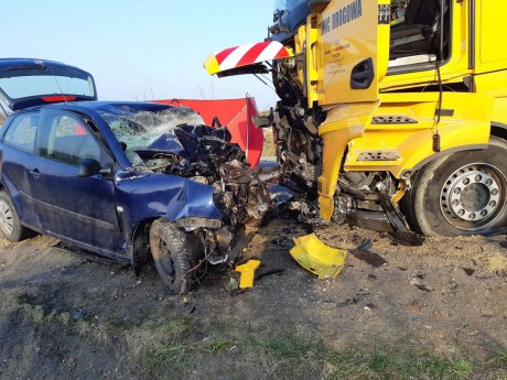 Wypadek w miejscowości Kurów. Zginął kierowca osobówki
