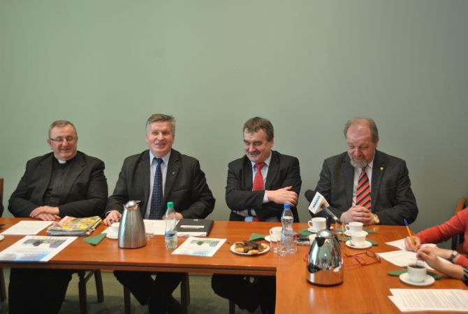 Wsparcie dla Sudanu, budują studnię