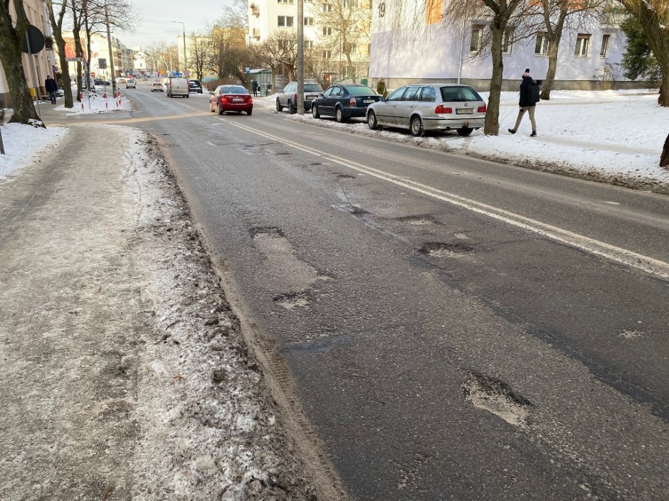 Około stu aut uszkodzonych na kieleckich drogach od początku roku