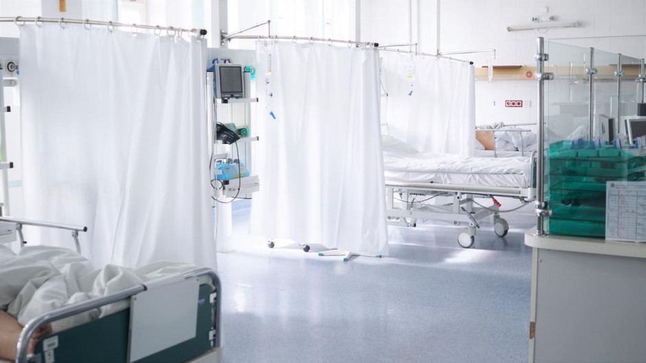Rośnie liczba osób zakażonych koronawirusem. Czy w świętokrzyskich szpitalach nie braknie miejsc?