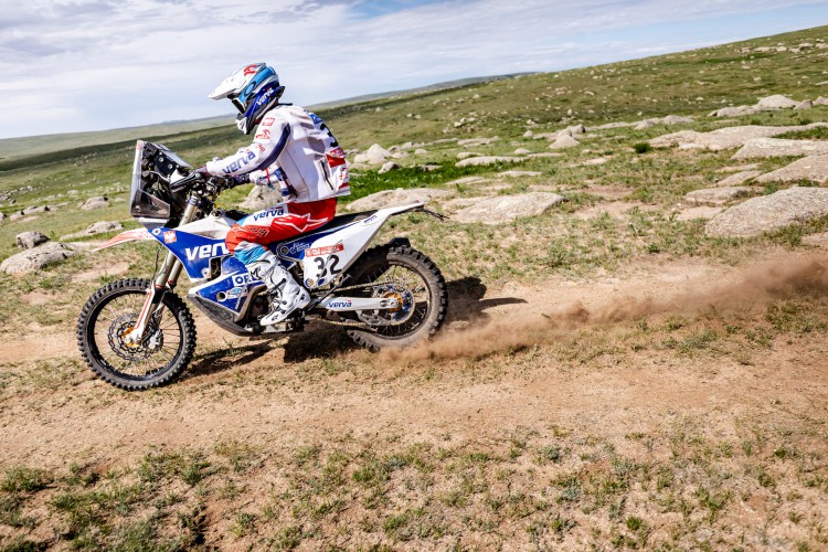 Silk Way Rally: 12. miejsce Giemzy na półmetku