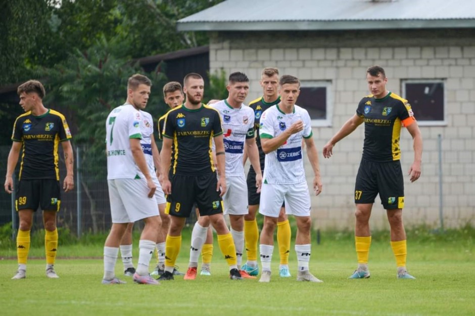 [III liga] Dwa zwycięstwa i porażka. Kolejne mecze już w środę
