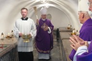 Kieleccy biskupi modlili się za swoich zmarłych poprzedników w Dzień Zaduszny
