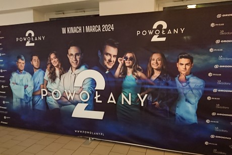 Tłumy widzów w kieleckim kinie, olbrzymie zainteresowanie filmem „Powołany 2”