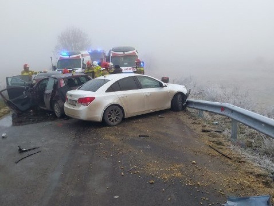 Trudne warunki na drogach. Karambol w Siesławicach