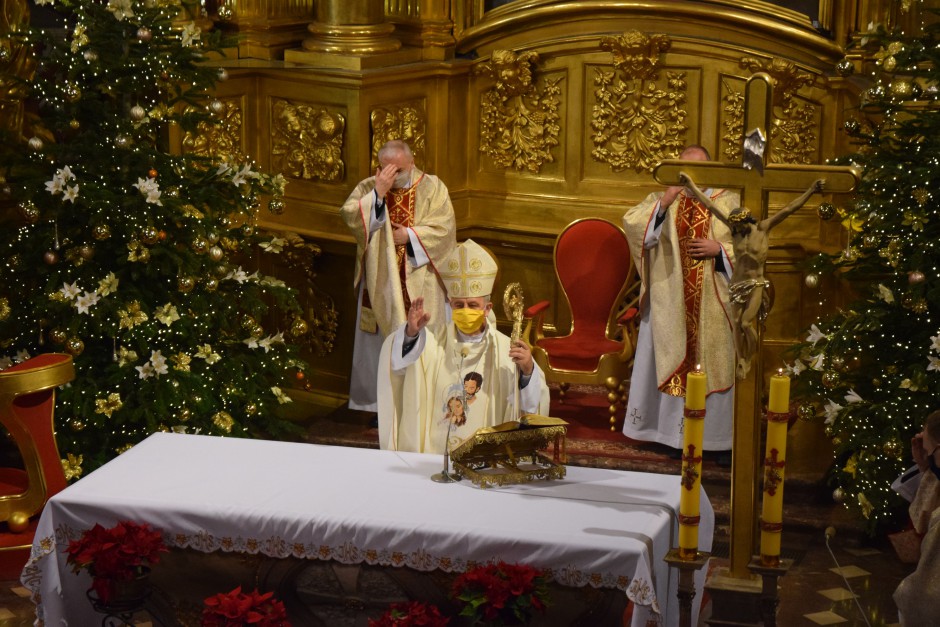 Biskup Jan Piotrowski odprawił Mszę w intencji pracowników i wolontariuszy Caritas