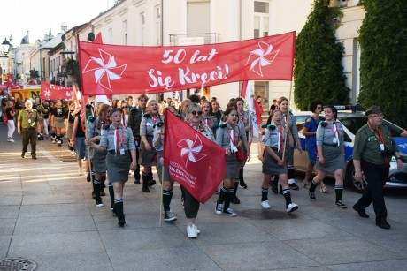 [FOTO] „Kręćcie miastem” – harcerze z Wiatraczka przejęli klucze do Kielc