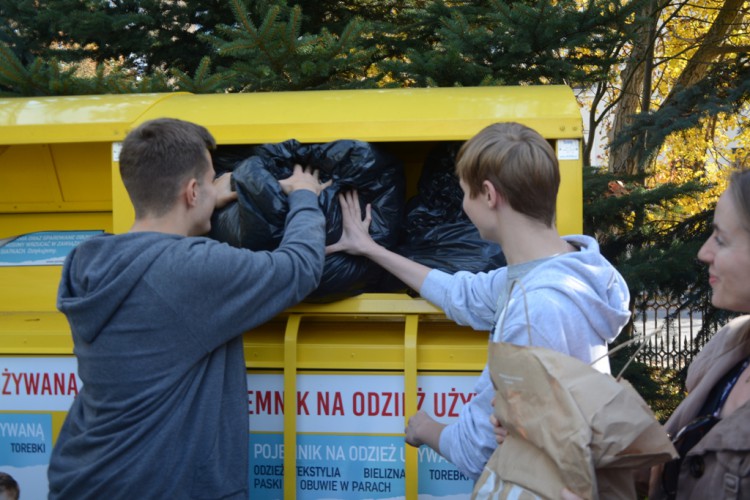 [FOTO] Młodzież wsparła misje. Ty również możesz!