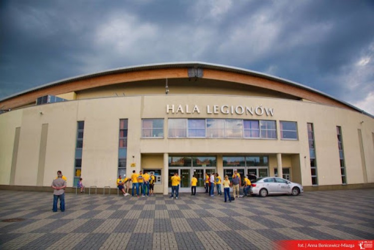 MOSiR zamyka obiekty sportowe. Na razie wyjątkiem pozostaje Suzuki Arena