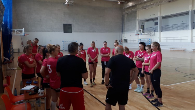 Korona Handball wróciła do treningów. Syncerz: przyszłyśmy przygotowywać się do Superligi