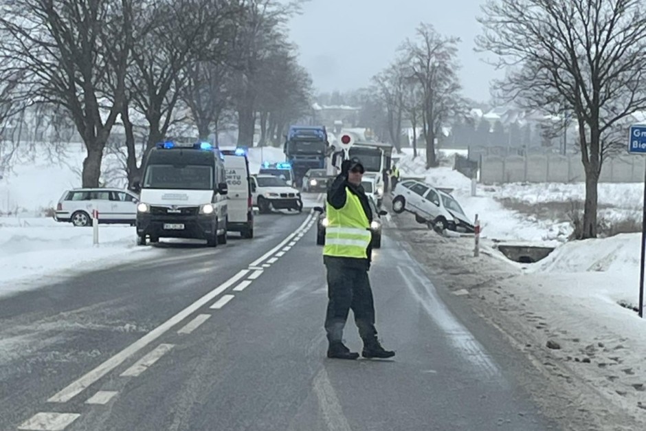 Utrudnienia drogowe. Dwie kolizje w Lechowie