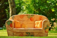 Jak zaaranżować sofę w ogrodzie?