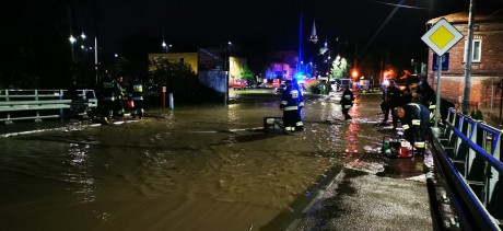 [FOTO] Nawałnice i grad wielkości piłek tenisowych. Najbardziej poszkodowane Działoszyce