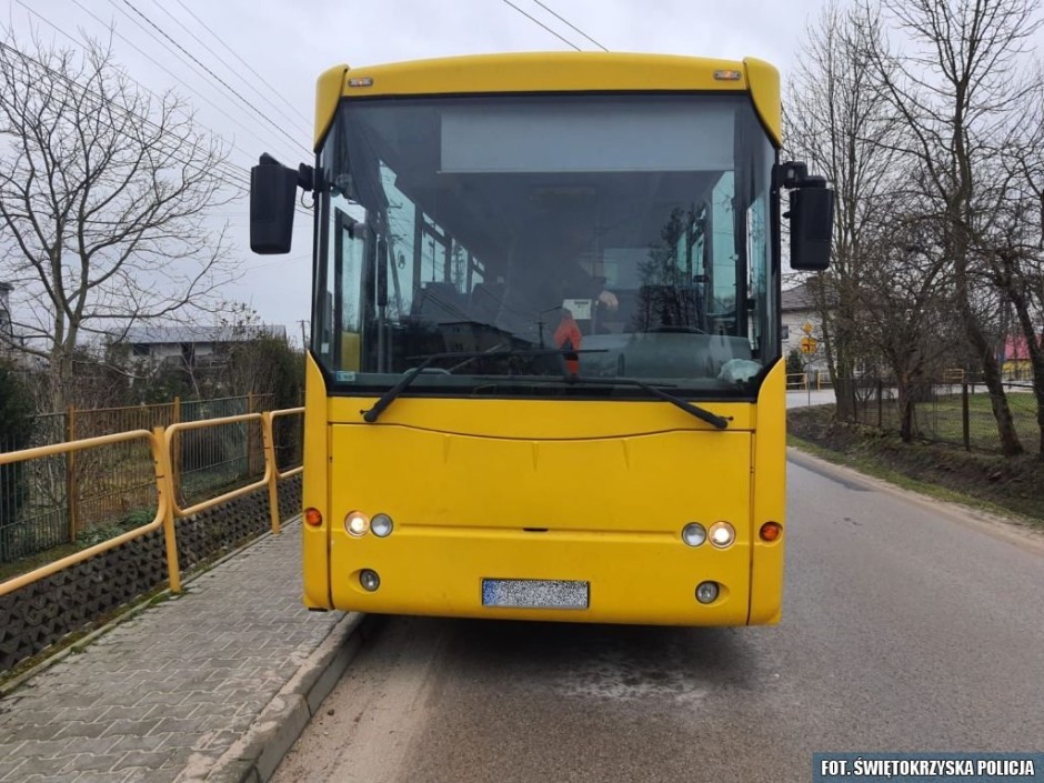 Pijany kierowca uderzył w autokar przewożący dzieci