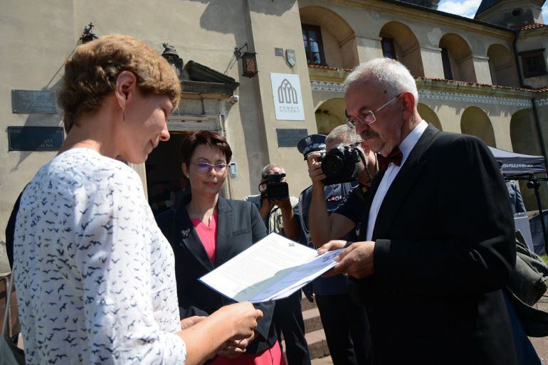 Pośmiertne odznaczenie pułkownika Arnaud'a Beltrame w Wąchocku