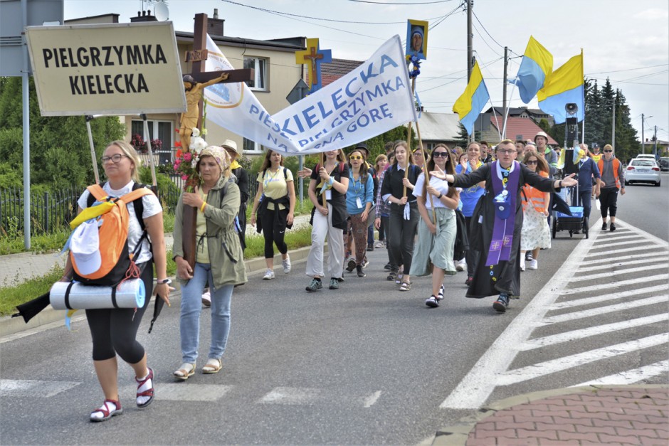 [FOTO] Czwarty dzień pielgrzymowania. Z Kielc przez Piekoszów do Zajączkowa