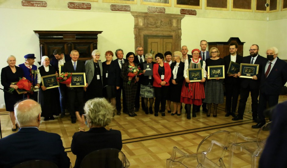 Świętokrzyskie Nagrody Kultury przyznane. Wśród laureatów siostra Hanna Szmigielska