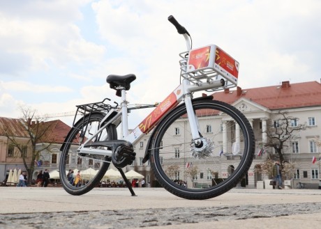 Minął miesiąc, a rowerów jak nie było tak nie ma