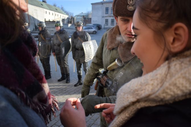 Ważna lekcja dla młodzieży. Historycy mówili o stanie wojennym