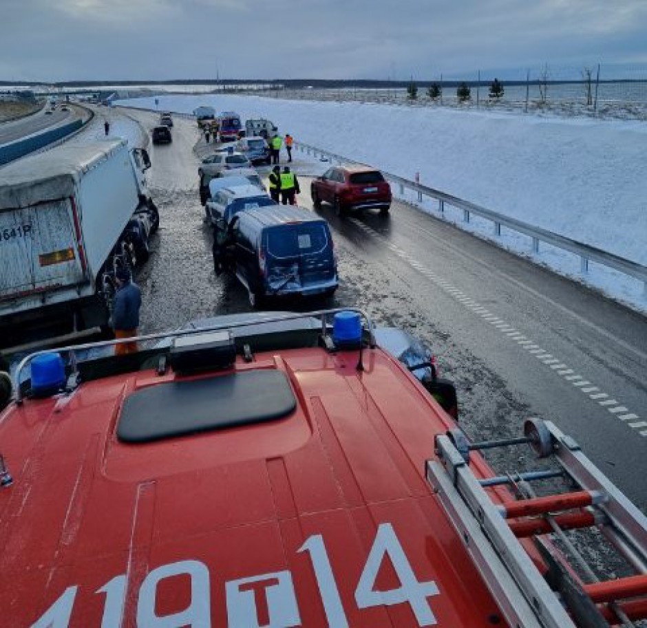 Karambol w powiecie jędrzejowskim. Droga S7 zablokowana