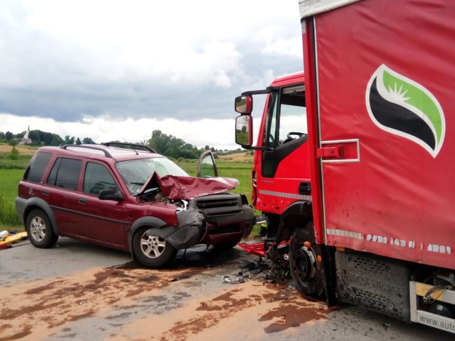 Wypadek w Grocholicach. Jedna osoba nie żyje