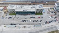 Parking przy dworcu PKP mniejszy o połowę? Co z tym zrobią radni?