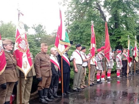 Nie było wojewody, ani przewodniczącego Sejmiku. Ale niektórzy bawili się na koncercie