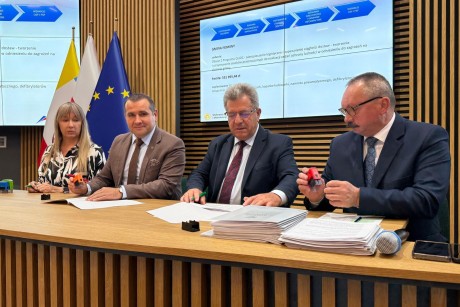 Duże zakupy świętokrzyskich samorządów. Priorytetem – bezpieczeństwo