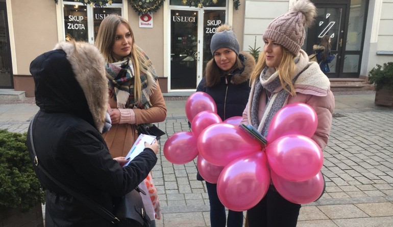 Akcja Pink Lips dotarła do Kielc dzięki studentkom medycyny z UJK