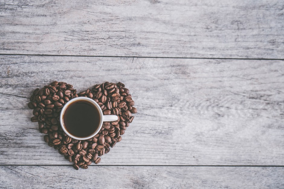 Ekspres, ziarna i sposób parzenia, czyli przepis na idealną kawę