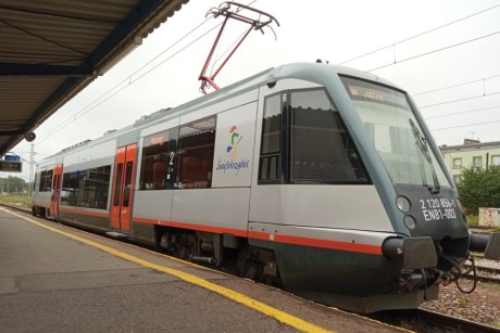 Autobusem i pociągiem. Warto skorzystać ze specjalnego transportu na majówkę