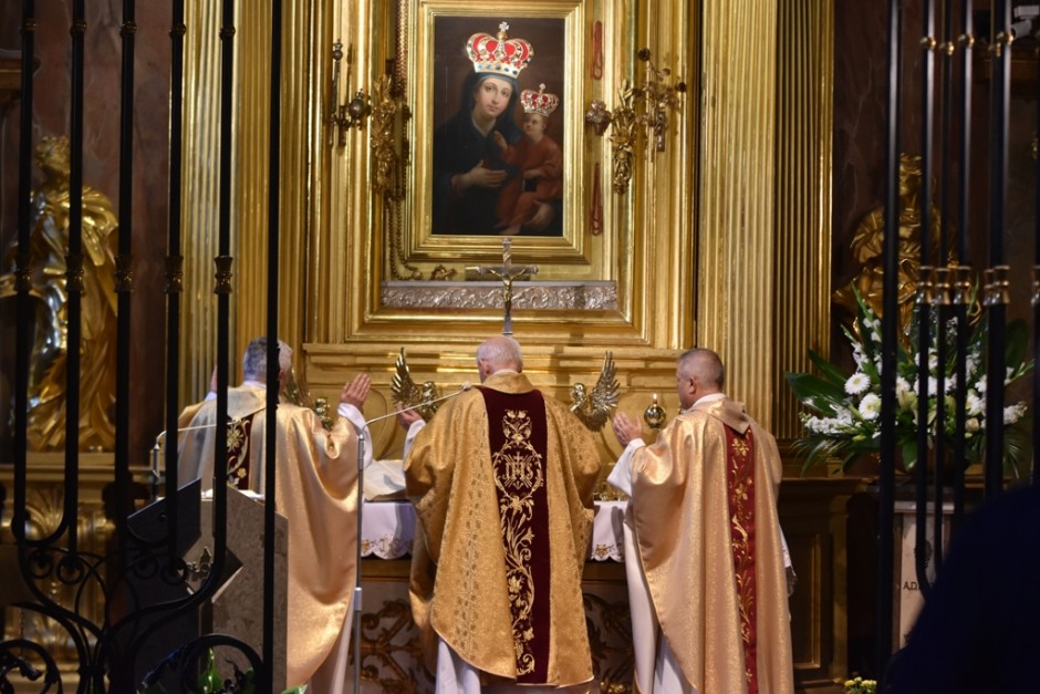 Rozpoczął się III Kongres Eucharystyczny. „Bóg jest obecny w Najświętszym Sakramencie”