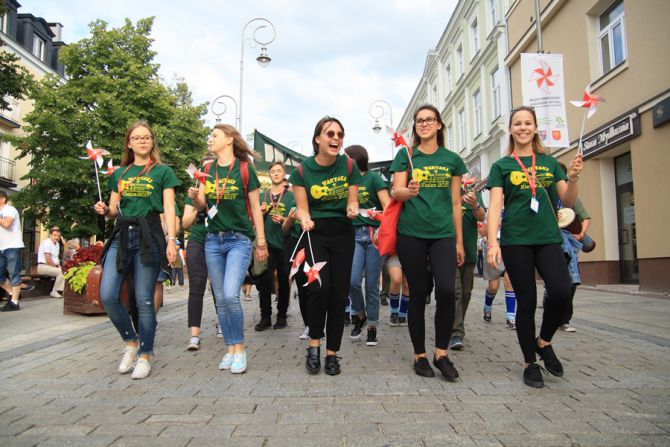 [FOTO|AUDIO]Uczestnicy festiwalu przywitali się z miastem