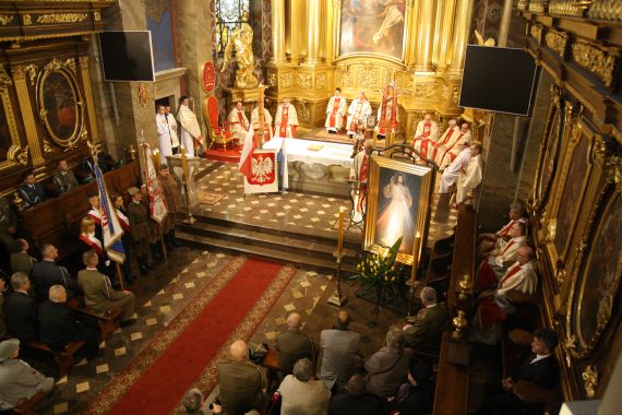 Bp Piotrowski: Jasnogórskiej Pani powierzajmy siebie i naszą Ojczyznę