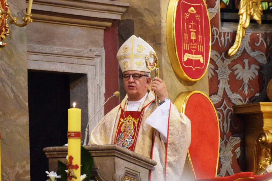 Biskup Jan Piotrowski: Nikt nie ma prawa robienia interesów na Solidarności