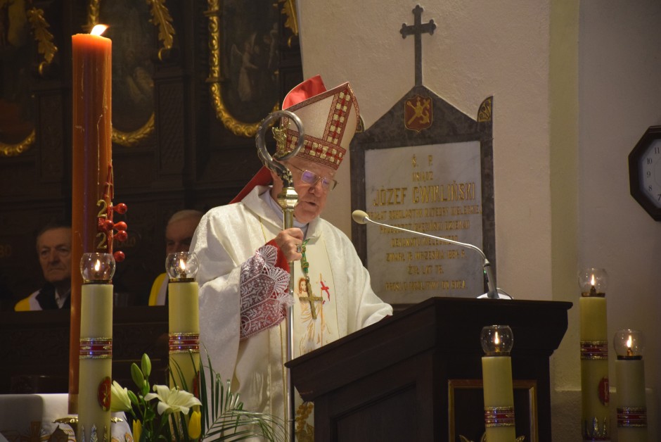 Msza Rezurekcyjna z biskupem Andrzejem Kaletą