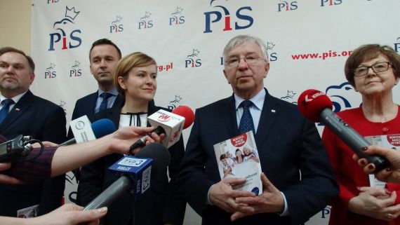 PiS podsumowuje swoje 100 dni