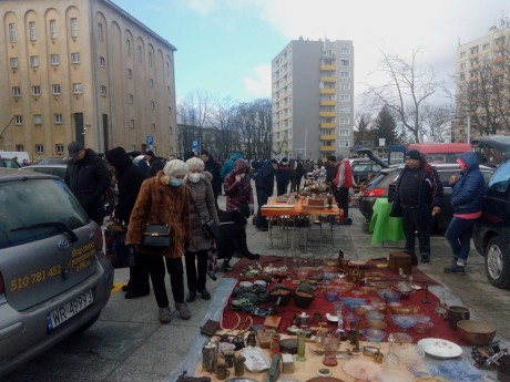 [FOTO] Tłumy zainteresowanych giełdą kolekcjonerską. Hitem lalki i porcelana