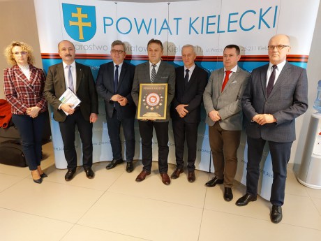 Powiat kielecki został… Super Powiatem