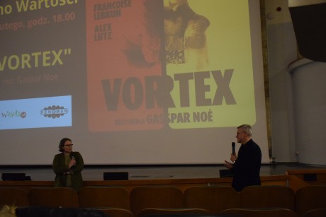 Sens choroby i żałoba po stracie najbliższych. Jakie wartości ukazuje film ”Vortex”?