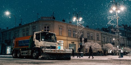 Trwa odśnieżanie kieleckich ulic. Jak się po nich jeździ?