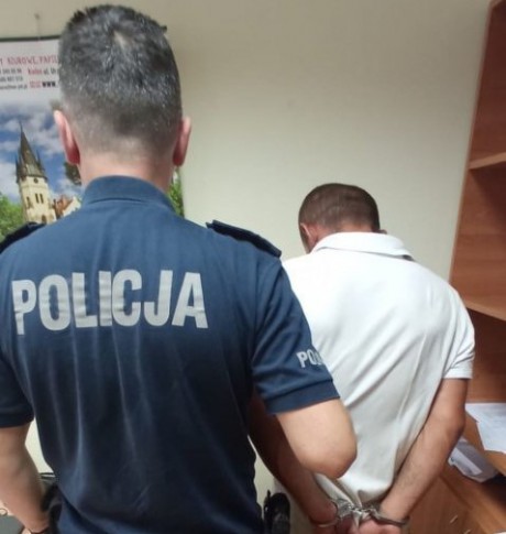 Rabuś z promilami trafił do aresztu. Okradł bar w gminie Morawica