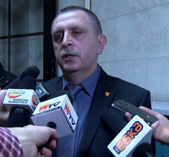 Paprocki: Najbardziej dotkliwe są wynagrodzenia zawodników